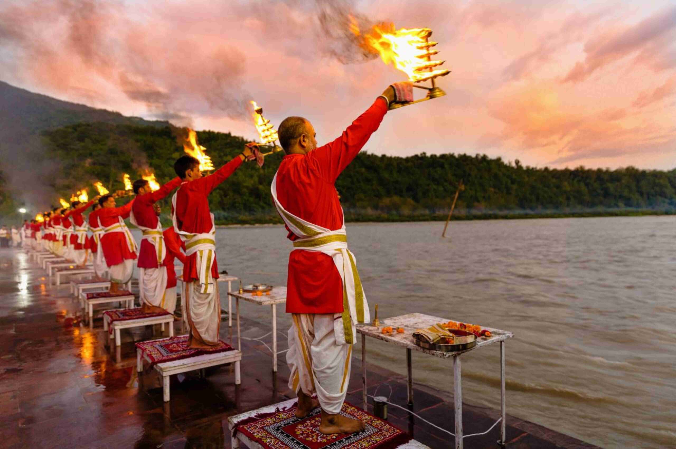Spiritual Journeys & Wildlife Adventures – Uttarakhand Explorer Circuit Haridwar | Rishikesh | Mussoorie | Nainital | Jim Corbett