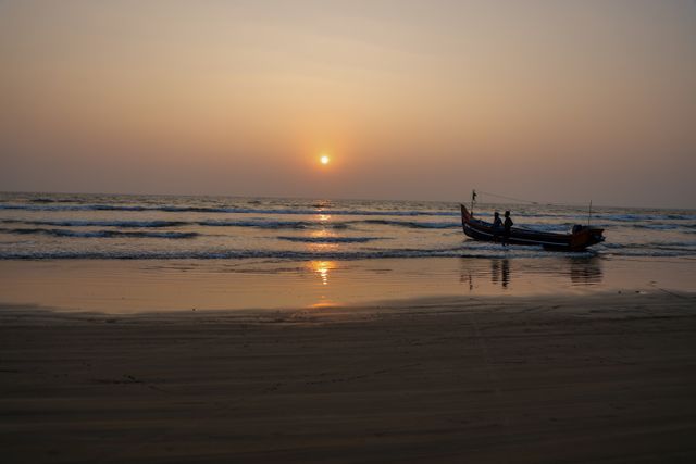 Sun, Sand & Endless Vibes – Goa Beach Escape Calangute | Baga | Candolim (North Goa)