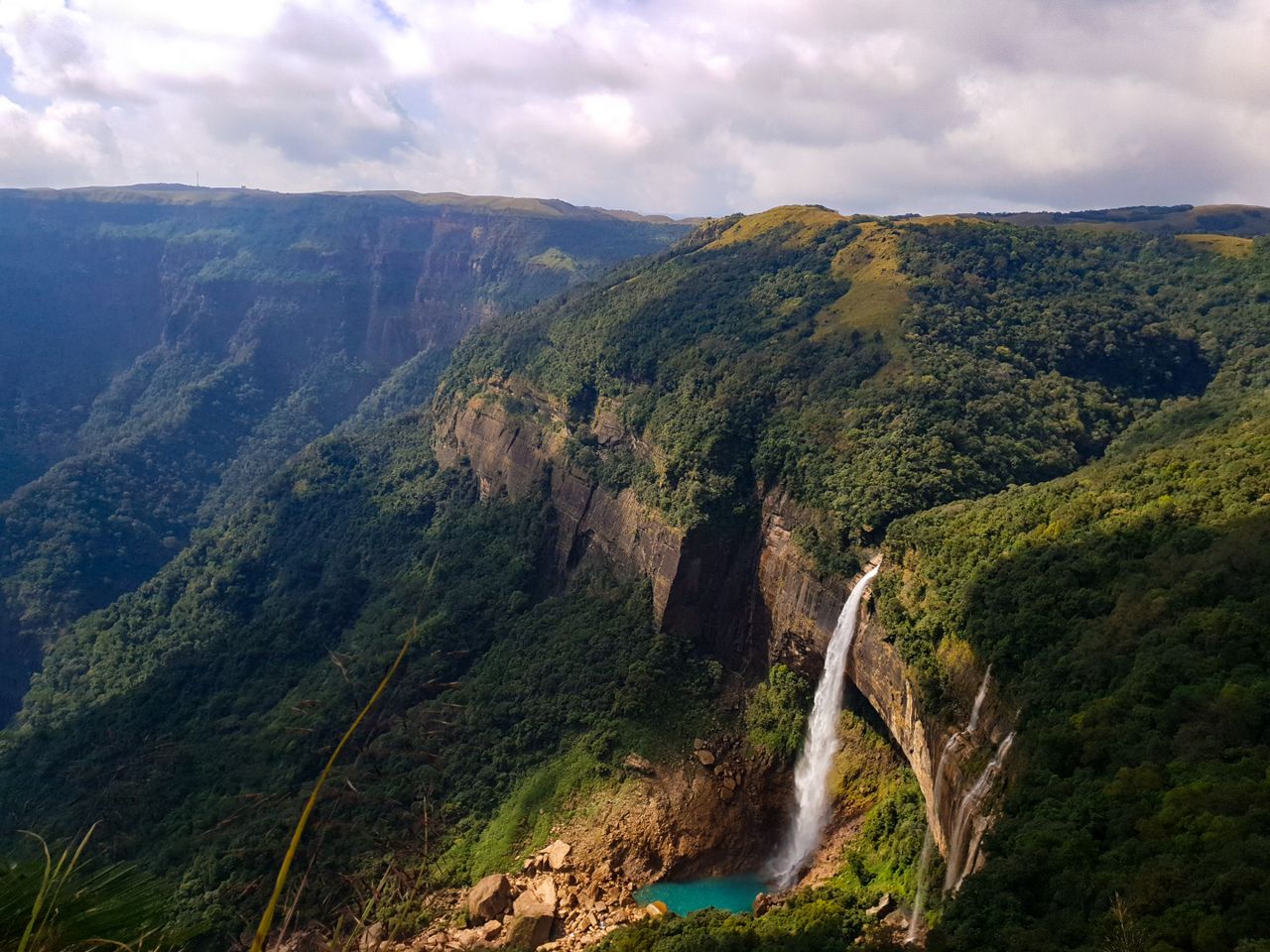 Waterfalls, Caves & Living Root Bridges – Meghalaya Family Delight Shillong | Cherrapunji | Mawlynnong