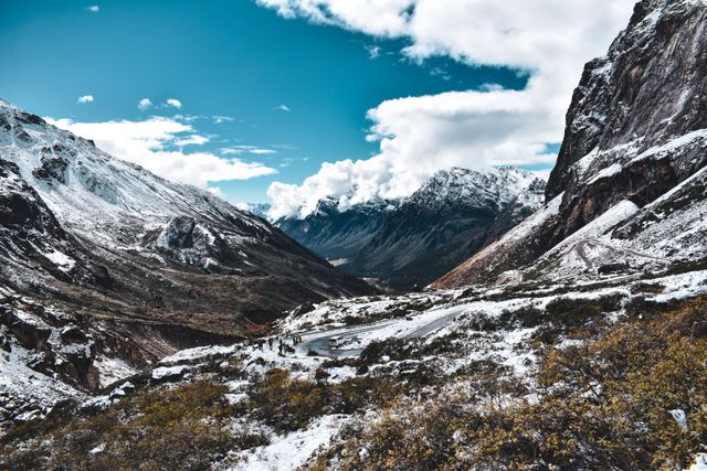 The Complete Himalayan Experience – Complete Sikkim Explorer Gangtok | Tsomgo Lake | Lachung | Yumthang Valley | Pelling